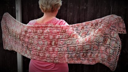 Frosty Rosebuds Shawl