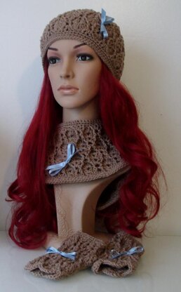 Cowl with Cable & Eyelet Design