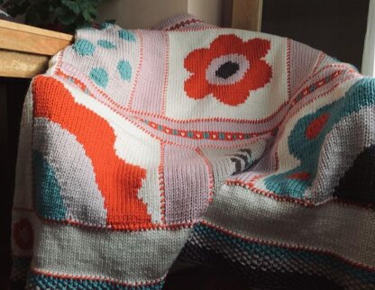 Alice The 4th knitted cosy blanket