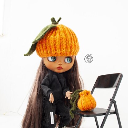 Pumpkin beret for Blythe