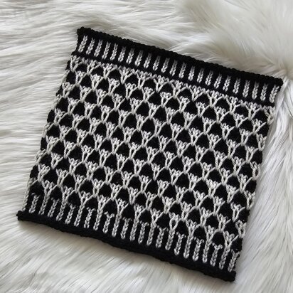 Slasher Cowl - knitting pattern