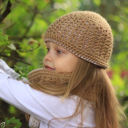 Lace hat/cowl set