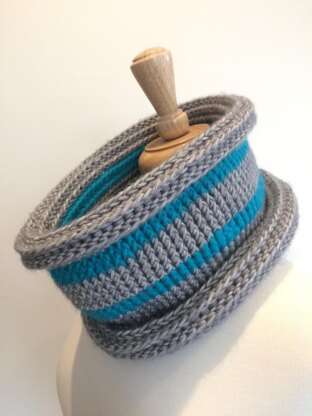 Rainbow River Cowl