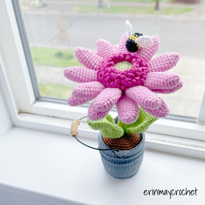 Bumble Blossom Gerber Daisy Amigurumi Crochet Pattern
