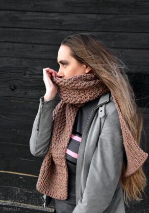 Unisex textured knit scarf