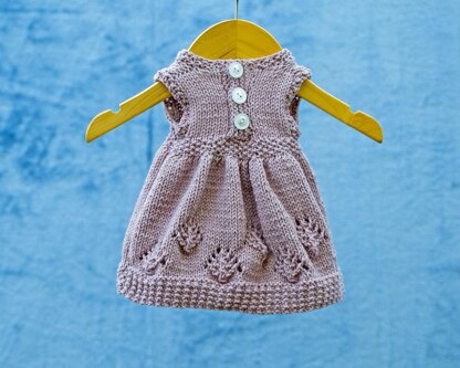 P140 Doll's Dress and Bonnet