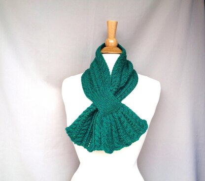 Kelly Keyhole Scarf