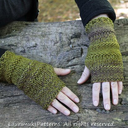 Dark Forest mittens - knitting pattern