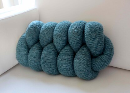 Knot pillow Brina