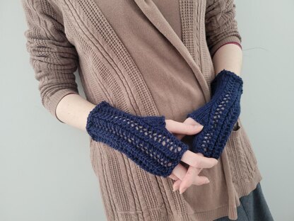 Trellis Fingerless Gloves