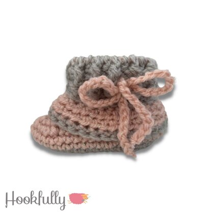 Slouch baby booties