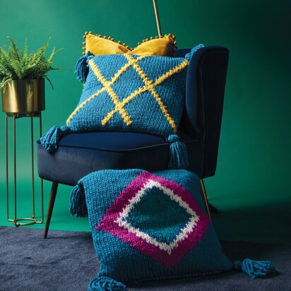 Diamond Tassel Cushions in Hayfield Bonus Super Chunky - 10676 - Downloadable PDF