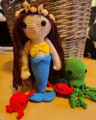 Molly the mermaid and friends