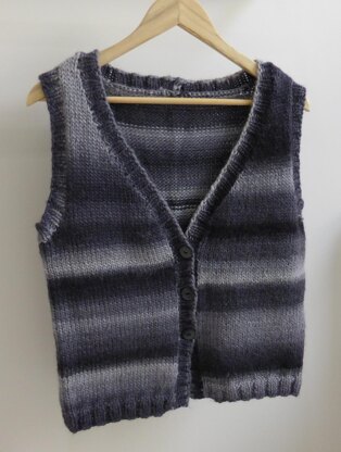 Roxie Plus ladies vest with 2 neck styles