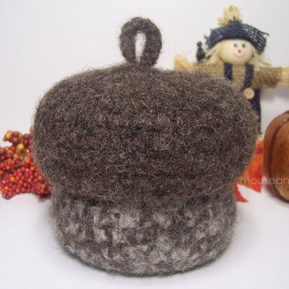 Felted Acorn Basket 4040