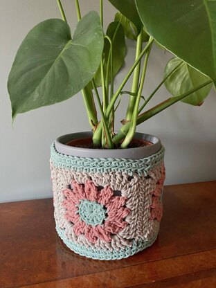 Granny Plant Pot Cover