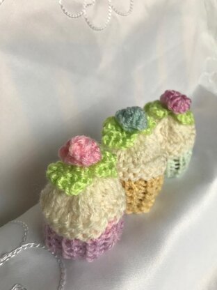 DK Knitting Pattern Mini Sweet Cupcake Easter chocolate egg cover
