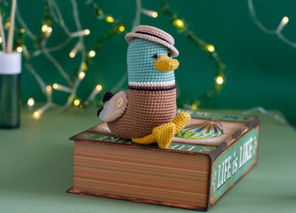 Crochet pattern wild duck toy with boater hat