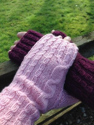 Dunstanburgh Castle Mitts