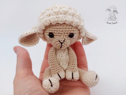 Small Lamb Amigurumi pattern