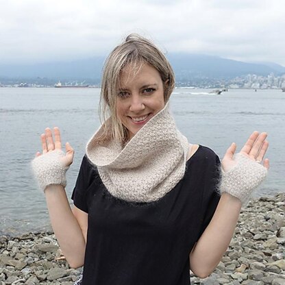 Honey Stone Fingerless Gloves