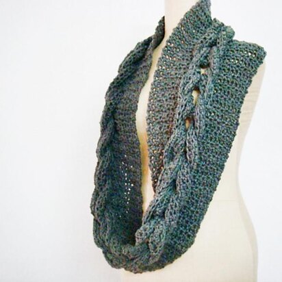 Crochet Cabled Infinity Loop Scarf Cowl