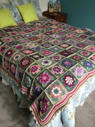 Faded roses blanket