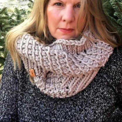 Double Chunky Cowl