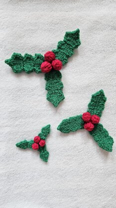Knitted Holly & Berries