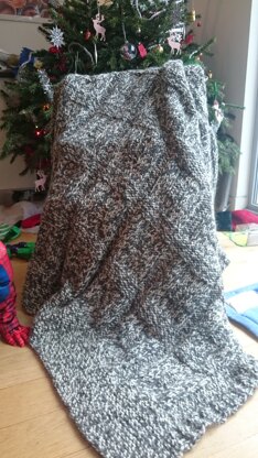 Hubby's (Xmas surprise, shhh...) super chunky blanket