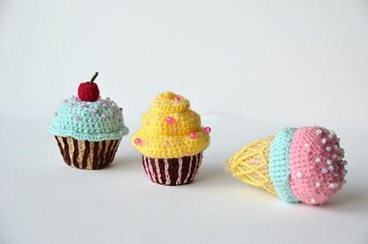 Chocolate Banana Cupcake Amigurumi Kawaii CROCHET PATTERN No.29