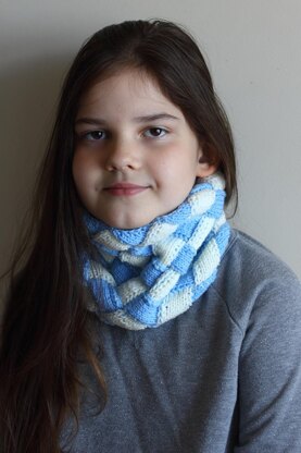 Statement Entrelac Cowl