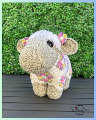 Ewelizabeth the African Flower sheep