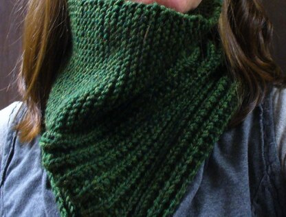 Menyara cowl