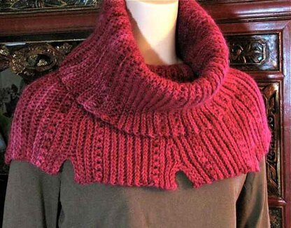 Thaxton Hooded Cowl
