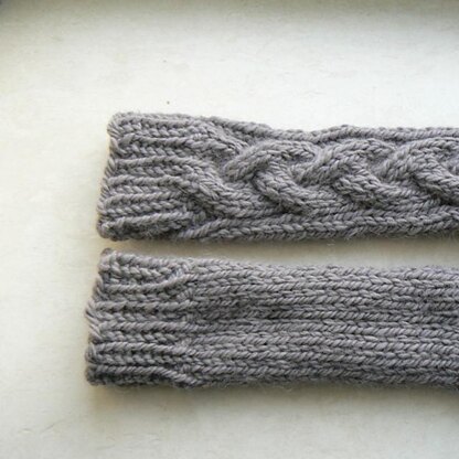 Cabled Mitts