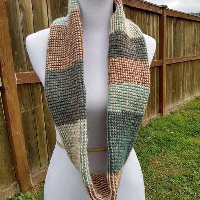 Tricolor Tunisian Cowl