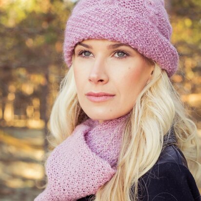 Knitted wool scarf "Katarina"