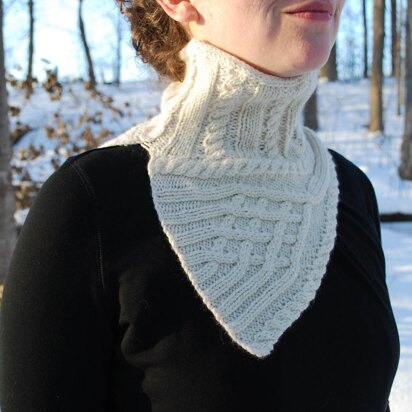 Fenestrella Cowl