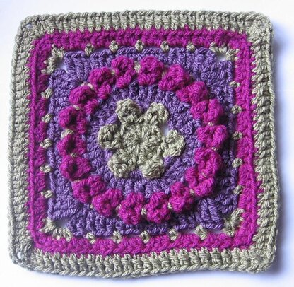 Dog Days Afghan 9" Beginner Block with 7" Hexagon