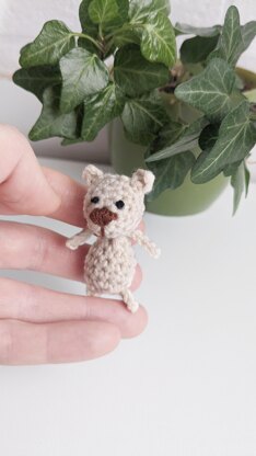 Crochet bear pattern, tiny amigurumi bear, minimum sew crochet pattern