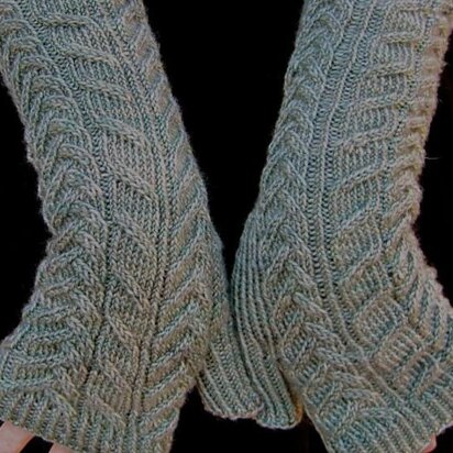 Alpine Cable Fingerless Mitts