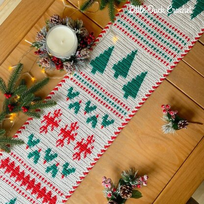 Holly Jolly Table Runner