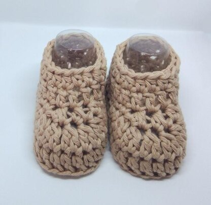 Basic and fast baby booties for beginners