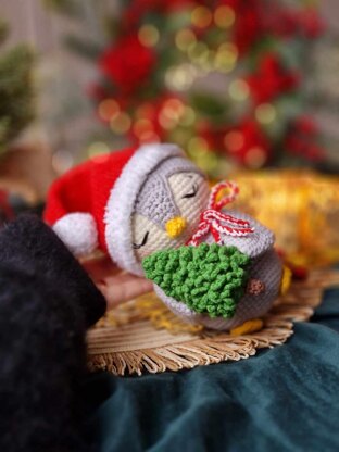 Crochet Christmas penguin amigurumi