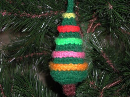 Christmas Tree Ornament C-014