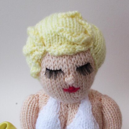 Marilyn Monroe Tea Cosy Knitting Pattern