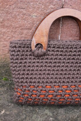 Womens crochet retro bag in Red Heart Lisa Big