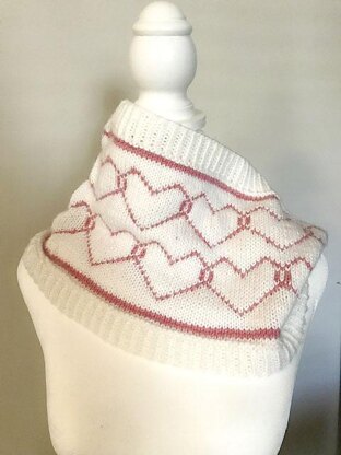Connected Hearts Cowl