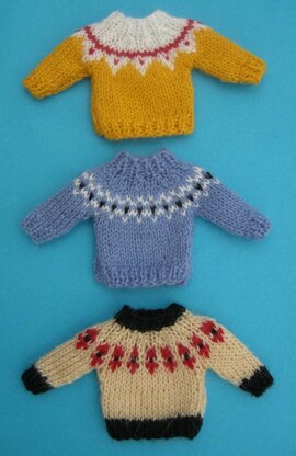 HMC49 Sweaters with patterned yokes for the dolls house